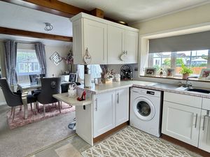 Kitchen/Diner- click for photo gallery